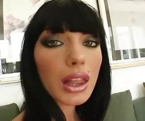Mujeres videos desnudas penetración triple