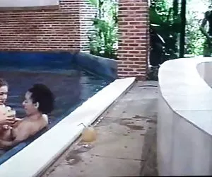 Sexo ver videos gratis orgía de piscina adolescente francesa con draghixa