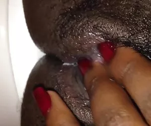 Coño porn cacero mojado y la diversión de goteo
