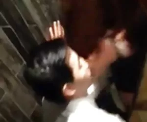 Sexo casero video baño de KTV