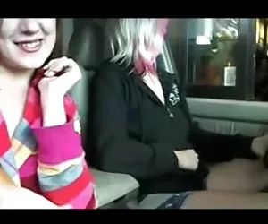 Unidad tias perras de MCD a través de flash tetas (duo doble)