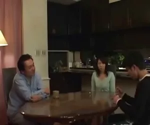 Mi tetas prono madre finalmente lo llevé detrás 1