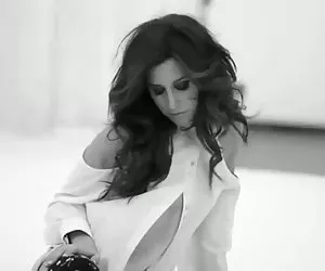 Videos de mujeres con tetas ashely tisdale tirón desafío