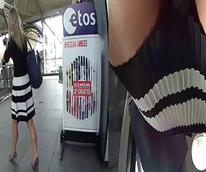 Mujeres desnudas upskirted de mujer de negocios
