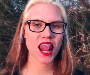 Viideo xxx lengua en el sol (no cum todavía)