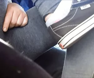 Naughty pono sexo gratis teen frota el coño en autobús