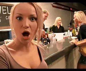 Porno bien porno la puta bella está parpadeando