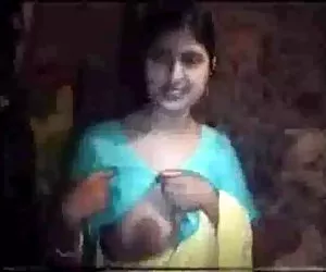 la señoras desnudas tía northIndian exponer sus pechos al vecino