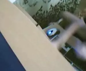 Pillada porno ver masturbandose en su computadora.
