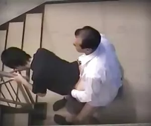 Porno de culos grandes mierda de hueco de la escalera (japón)