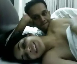PAKi videos del sexo filmstar meera con capt.naveed!! ... Parte2