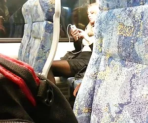 Mujer pirno culos rubia con piernas reales calientes tocar