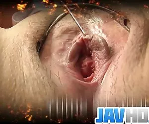 Enfermera video pornográficos caseros de tetas grandes mostrando sus grandes parrillas y frotando el gato su con