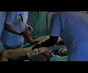 Dos perras colegialas enfermeras afeitar dick