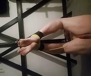 ¡Los tetas grandes sexo azotes con vara mis pies esclavos!