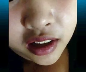Videos por no puta asiática caliente casi atrapada por su mamá
