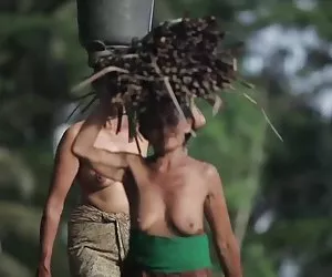 Documental muy caliente porno - bali. Goin ' topless.