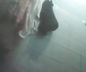 Imagenes xxx indonesia niña tomando un baño