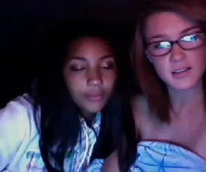 Videosdeputas blanca y negro chica mostrar lo que tienen