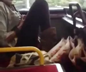 Masturbandose por o xxx en bus