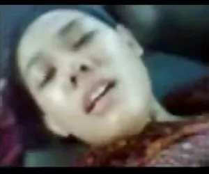 Cortos porno malayo árido en el coche