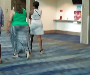 Sexo zorras phat uno en un vestido