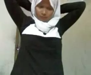 Video pornxxx malayo-tetona hijab hijab pprt parte 2