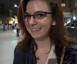 Caliente pprno video de vacaciones con su novia emma evins en Londres
