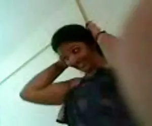 Porno gratis 18 tía de grandes tetas chupando polla negra