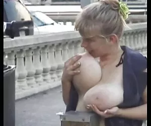 enormes-tetas-chica videos por putas rubia