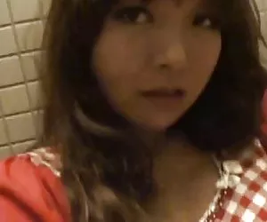 Masturbacion mui zorraz de chica sexy linda joven japonesa muestra su coño