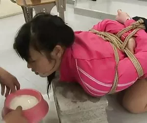 Japonesa mujeres calientes maduras colegiala atada y follada en clase