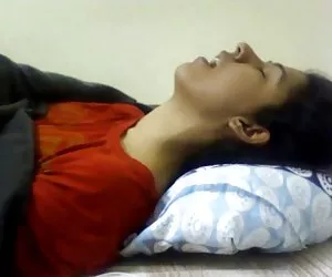 Chicas nalgonas sexo niña india tener orgasmo. expresión agradable. (no nude)