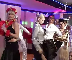 Sexo sexo anal en grupo una