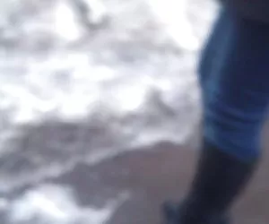 Chica nalgonas y calientes de Kyrgyz en botas