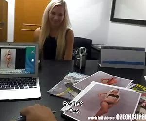 Videos pornos d mujeres culonas modelo rubia chupa a agente para un mejor trabajo