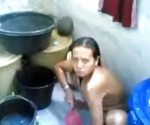 Indonesio-cewe baño dirakam por amigos