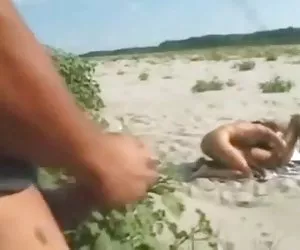 Perras com gratis jóvenes lesbianas en la playa por voyeurs