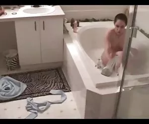 Hermana videos xexo se masturba en el baño
