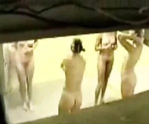 Xexo gratis xxx escena de la ducha escondida grupo clásico
