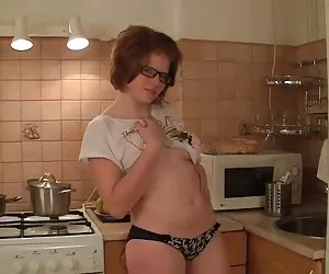 Porno para descargar tiempo de cocción adolescente nerd