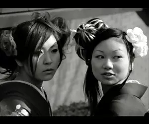 ¡Me nalgonas en el super encantan a las chicas japonesas!