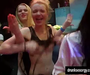Video video porno gratis estrellas porno lesbiano lame coños en club