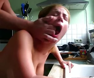 Videos gratis chica tetona de homeporn cocina