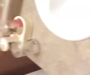 Ver zorras muy zorras negrita cachonda morena filma a su auto en el cuarto de baño tocar sus partes privadas