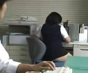 Películas pornográficas gratis tentador secretaria madura en minifalda yukari orihara 2