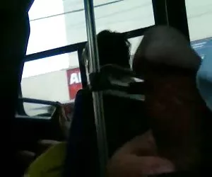 Mostrando pprno gratis la polla en el bus