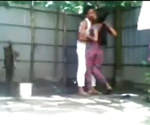 Desvergonzada videosporno bengalí parejita haciendo abrir aire follando