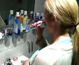 Porno gratis x sorpresa en el baño
