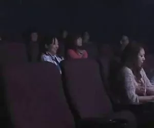 Videos putas xxx sanae aso a tientas y follada en el cine por extraño 2